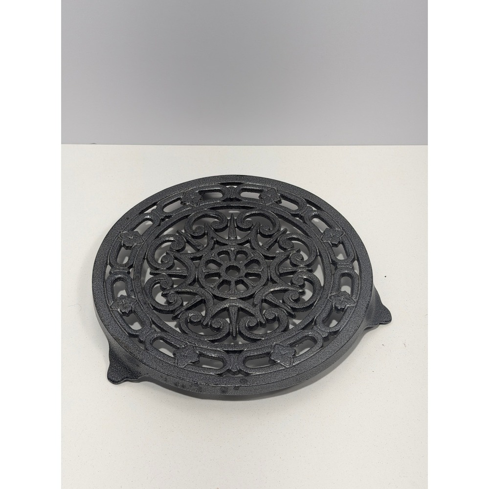 Decotec Cast Iron Trivet Round Filigree Scrollwork Made in France Charcoal 8.25"